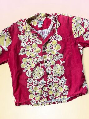 Vintage Hilo Hattie Red and Yellow Classic Hawaiian Camp Shirt